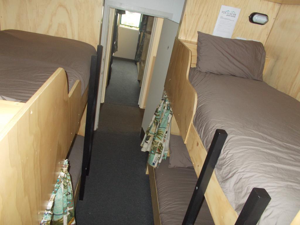 Fox Glacier Pod Hostel & Inn エクステリア 写真