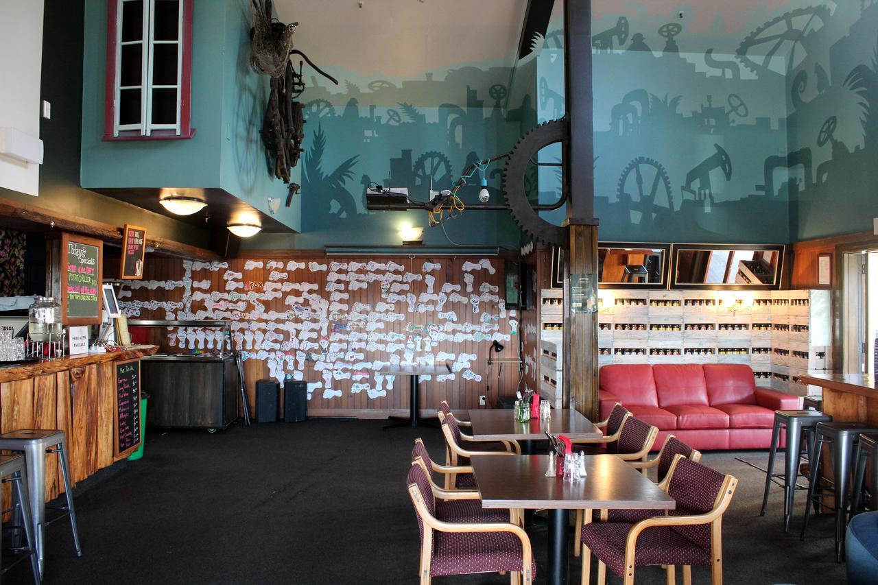 Fox Glacier Pod Hostel & Inn エクステリア 写真
